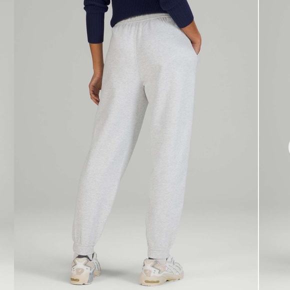 Lululemon | Relaxed High Rise Jogger - Picture 3 of 6